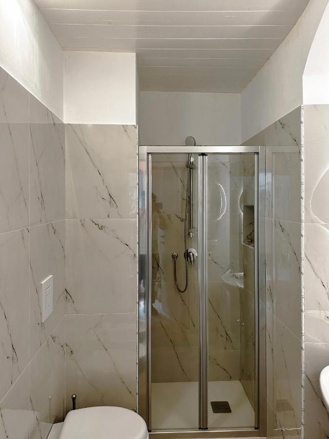 Del Carmine 23 Hotel Bari Luaran gambar