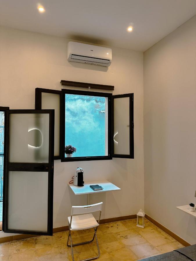 Del Carmine 23 Hotel Bari Luaran gambar