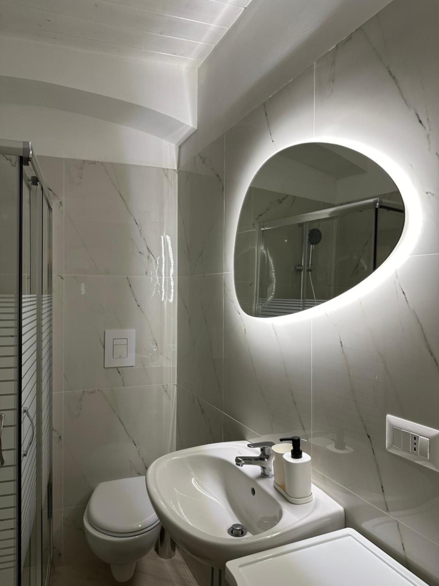Del Carmine 23 Hotel Bari Luaran gambar